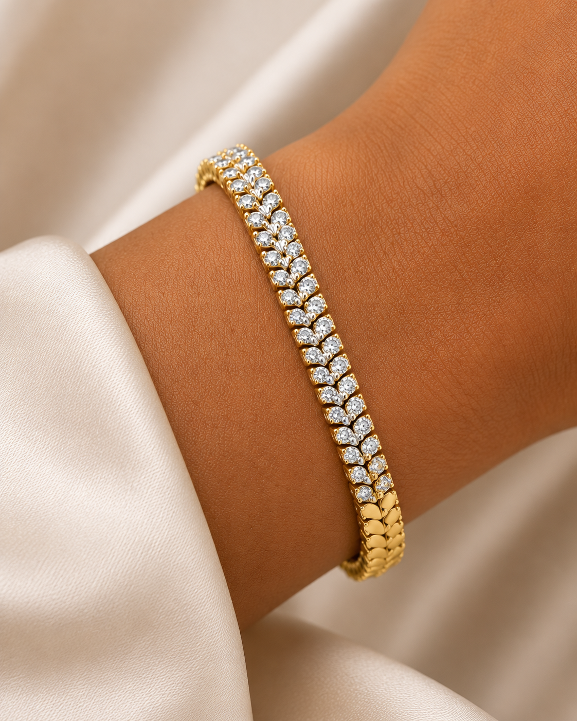 Aurora Fishtail Crystal Bracelet – Gold