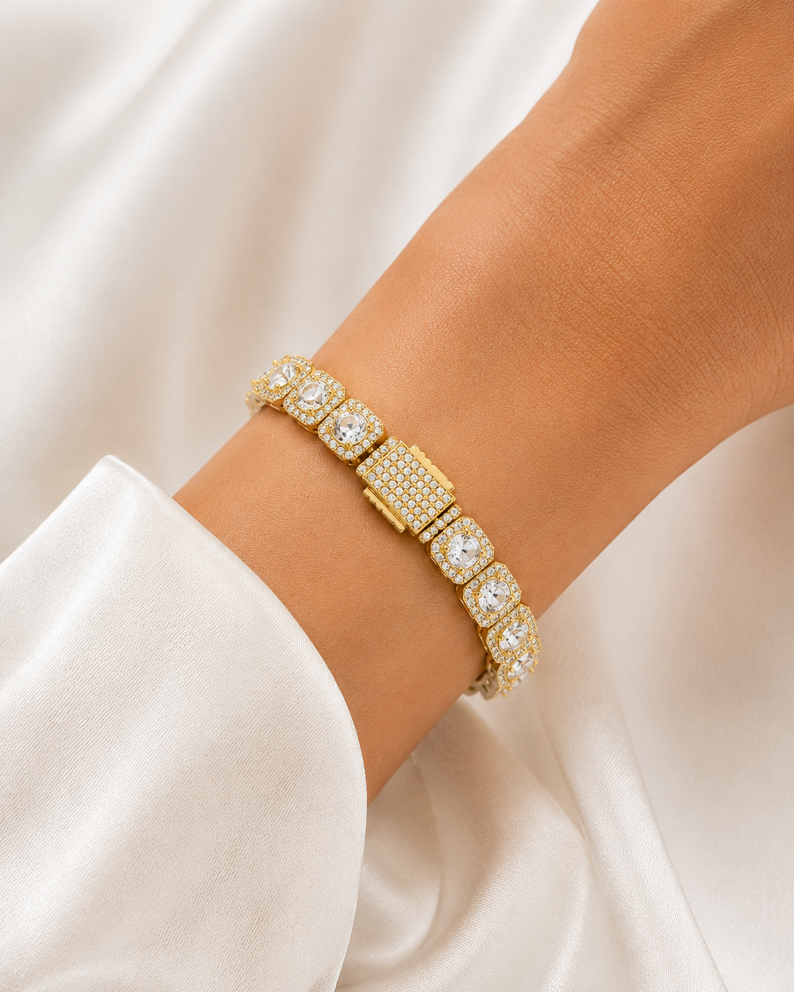 Regal Halo Luxe Bracelet